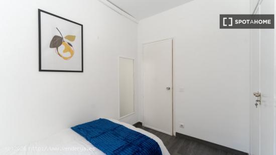 Se alquila habitación en piso 7 dormitorios en Tetuán, Madrid - MADRID