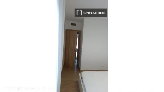 Se alquilan habitaciones en un apartamento de 3 dormitorios en Leganés - MADRID