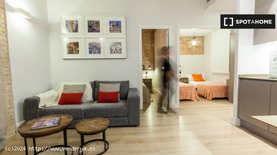 Elegante apartamento de 2 dormitorios en el centro de Barcelona - BARCELONA