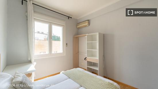 Habitaciones en alquiler en el apartamento de 5 dormitorios en Moncloa - MADRID