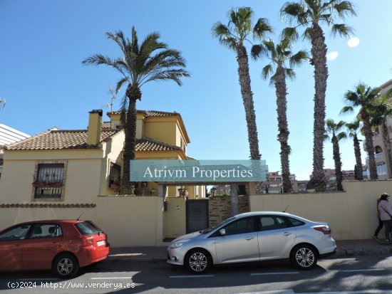 Villa en alquiler en Torrevieja (Alicante)