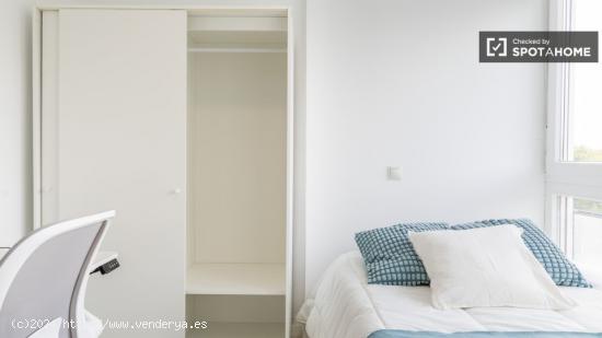 Se alquilan habitaciones en un apartamento de 4 dormitorios en Getafe - MADRID