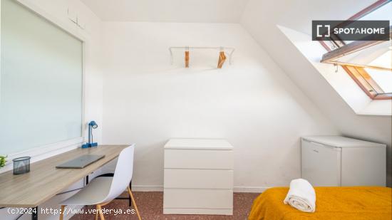 Preciosa habitación en alquiler en piso compartido en Madrid - MADRID