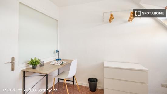 Preciosa habitación en alquiler en piso compartido en Madrid - MADRID