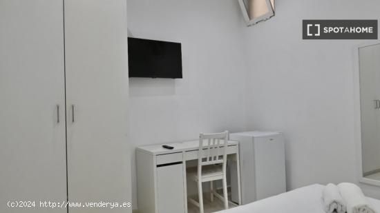 Habitación en piso compartido en madrid. - MADRID