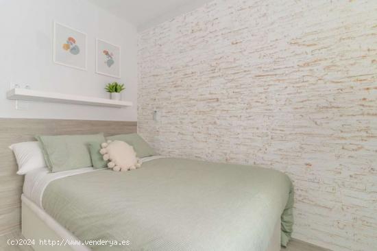  ¡Habitaciones en alquiler en piso de 4 habitaciones en Madrid! - MADRID 