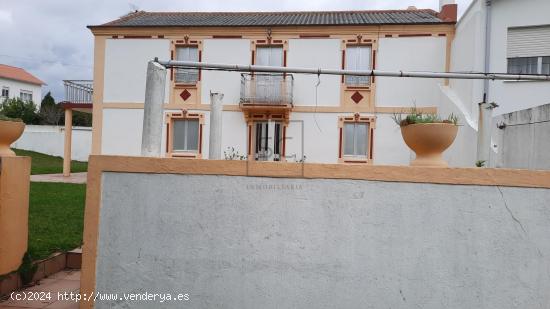 CASA ADOSADA CON PARCELA EN LAGO - VALDOVIÑO - A CORUÑA