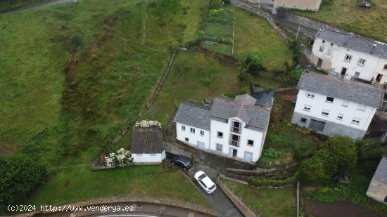 CASONA DE PIEDRA CON PARCELA Y CON SERVICIOS A PIE - ASTURIAS