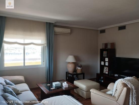 Se VENDE PISO DÚPLEX en Castellanos (Cáceres) - CACERES