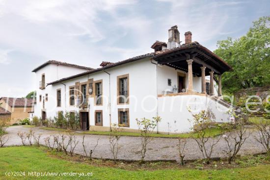 EL MÁS EMBLEMÁTICO PALACIO HISTÓRICO DEL SIGLO XVIII EN OVIEDO - ASTURIAS