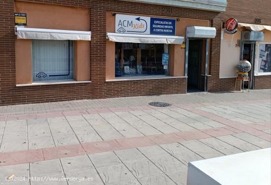 Local comercial reformado zona Casines - CADIZ