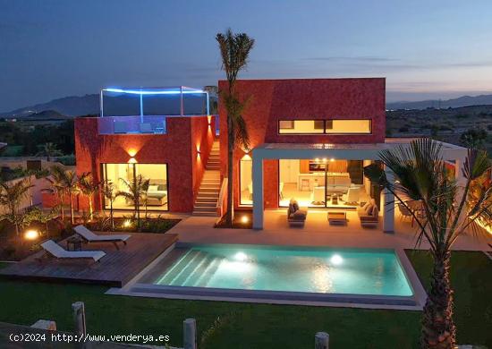  Villa de Lujo en Desert Springs: Elegancia, Confort y Vistas Inigualables - ALMERIA 