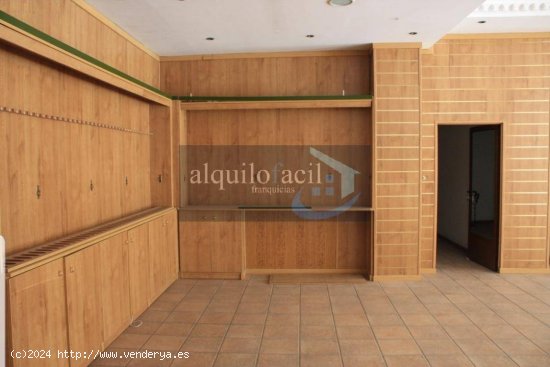 SE ALQUILA LOCAL EN ZONA INDUSTRIA-250 METROS-1100€