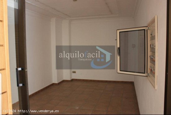 SE ALQUILA LOCAL EN ZONA INDUSTRIA-250 METROS-1100€