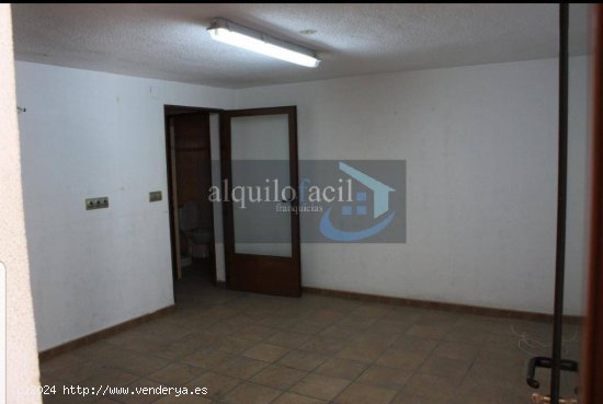 SE ALQUILA LOCAL EN ZONA INDUSTRIA-250 METROS-1100€