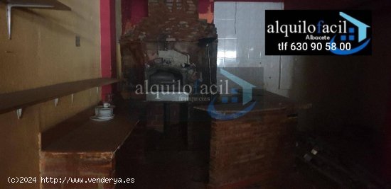 SE VENDE LOCAL ECONÓMICO- CALLE JUAN DE TOLEDO- 100 METROS- 90000 €