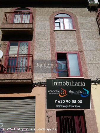 SE VENDE ADOSADO/ ZONA CARRETAS/ 4 DORMITORIOS/ GARAJE/ 285000€