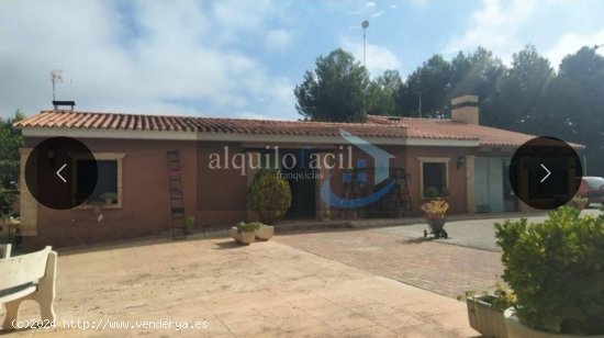 SE VENDE PARCELA/ CARRETERA DE JAEN/ 4200 METROS,/ 255000€