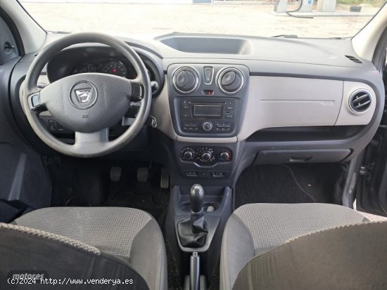 Dacia Lodgy 1.6i  7 PLAZAS de 2015 con 150.000 Km por 9.275 EUR. en Madrid