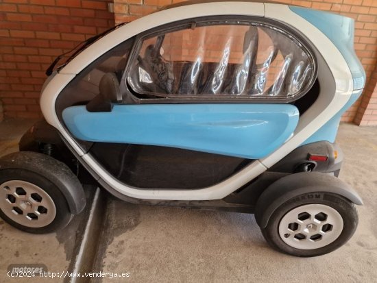 Renault Twizy 80 Life de 2018 con 19.000 Km por 4.200 EUR. en Madrid