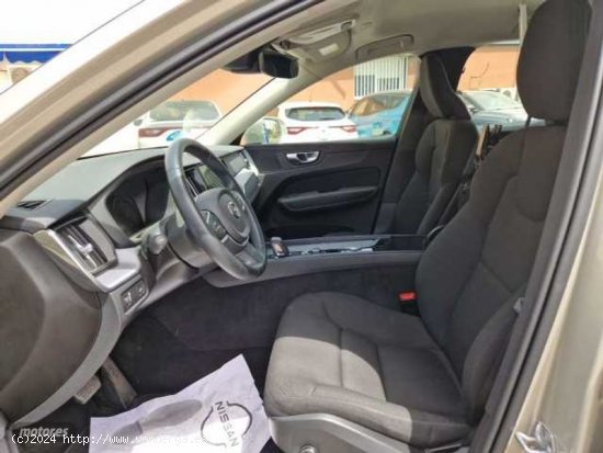 Volvo XC 60 B4 Momentum Pro FWD Aut. 5P de 2021 con 53.520 Km por 35.900 EUR. en Sevilla