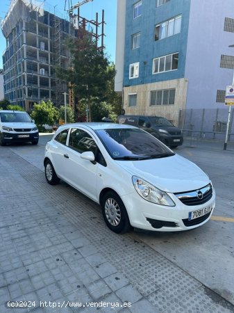 Opel Corsa Essentia 1.3 CDTi  75CV de 2008 con 147.200 Km por 3.000 EUR. en Barcelona