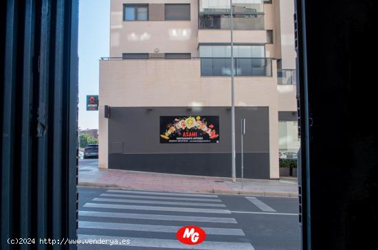 LOCAL COMERCIAL FRENTE A CENTRO COMERCIAL ALCAMPO - LOS 2 PRIMEROS MESES 1.000€!! - ALMERIA