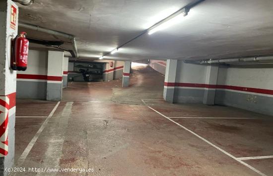 Plaza de parking, amplia, en el centro de la población - TARRAGONA