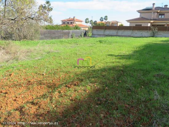  OPORTUNIDAD: PARCELA URBANIZADA EN CAMPO DE GOLF  BADAJOZ 🏡 - BADAJOZ 