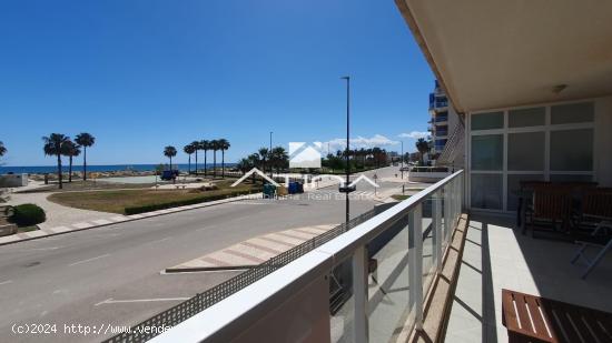 Apartamento con vistas frontales al mar situado en 1ª línea playa Daimús, - VALENCIA