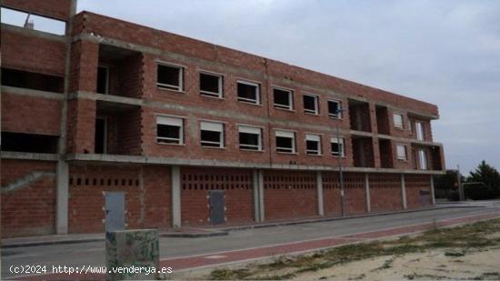 Obra parada en calle Miguel Delibes, Bullas - MURCIA