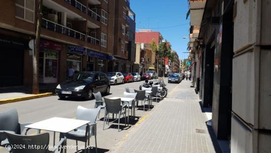 Local en zona muy comercial en Manises - VALENCIA