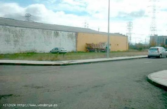 Terreno en venta en calle Rio Sequino,  Villaquilambre, León - LEON