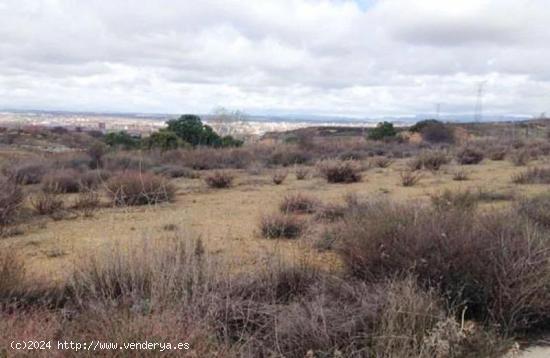 Terreno en venta en urb Campo de Tiro Valdelafuente, León. - LEON