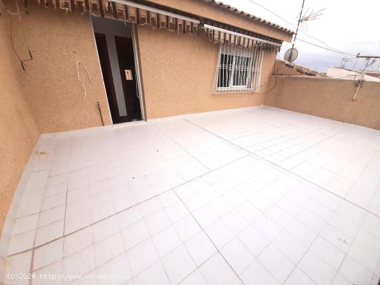 Piso con cuatro dormitorios tipo dúplex con terraza en Virgen de las Huertas - MURCIA