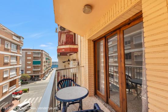 APARTAMENTO DE 4 DORMITORIOS 1 BAÑO ZONA ACEQUION EN TORREVIEJA (ALICANTE) - ALICANTE