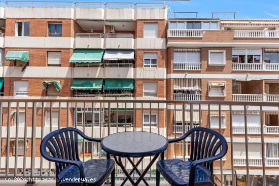 APARTAMENTO DE 4 DORMITORIOS 1 BAÑO ZONA ACEQUION EN TORREVIEJA (ALICANTE) - ALICANTE