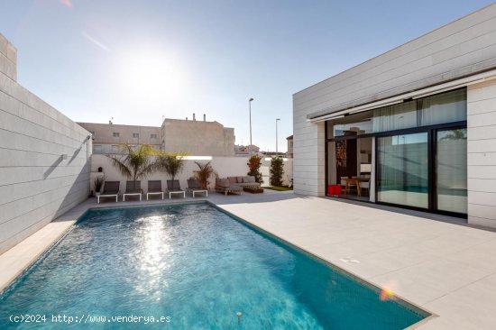  Villa en venta a estrenar en Pilar de la Horadada (Alicante) 