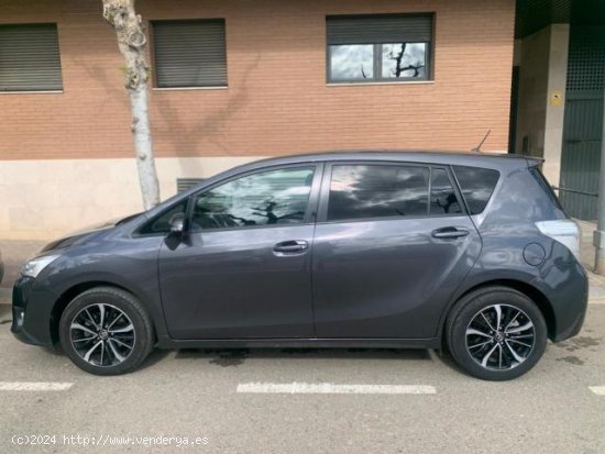 TOYOTA Verso en venta en AlcarrÃ s (Lleida) - AlcarrÃ s