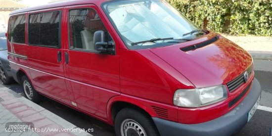  Volkswagen Transporter KOMBI 2,5 TDI 5V de 2000 con 143.400 Km por 5.000 EUR. en Madrid 