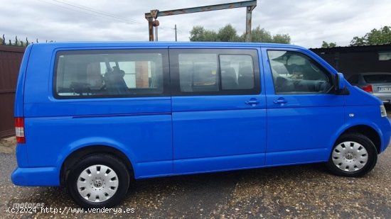 Volkswagen Caravelle 2.5 tdi 130cv de 2007 con 243.000 Km por 16.500 EUR. en Cordoba