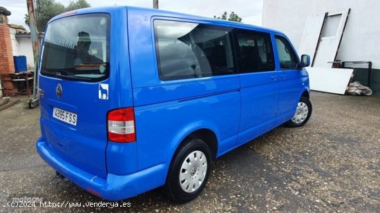 Volkswagen Caravelle 2.5 tdi 130cv de 2007 con 243.000 Km por 16.500 EUR. en Cordoba