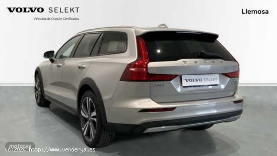 Volvo V 60 V60 Cross Country Ultimate, B4 AWD Semihibrido, Diesel, Bright de 2024 con 13.372 Km por 