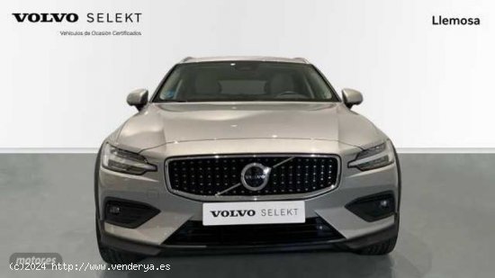 Volvo V 60 V60 Cross Country Ultimate, B4 AWD Semihibrido, Diesel, Bright de 2024 con 13.372 Km por 