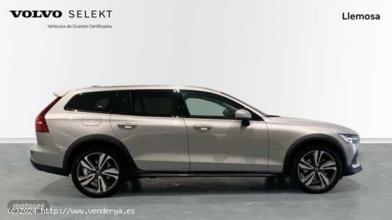 Volvo V 60 V60 Cross Country Ultimate, B4 AWD Semihibrido, Diesel, Bright de 2024 con 13.372 Km por 