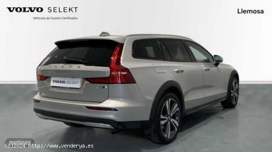 Volvo V 60 V60 Cross Country Ultimate, B4 AWD Semihibrido, Diesel, Bright de 2024 con 13.372 Km por 