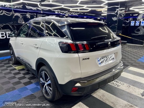 Peugeot 3008 1.5 BlueHDi 96kW S&S Allure de 2020 con 169.000 Km por 15.999 EUR. en Madrid