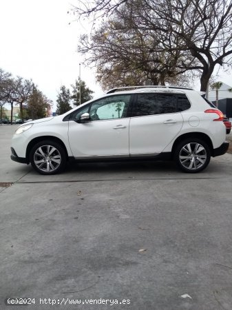 Peugeot 2008 Allure BlueHDI 100 de 2016 con 92.100 Km por 10.490 EUR. en Barcelona