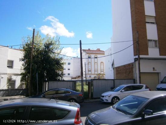 VENTA DE 3 SUELOS URBANIZABLES EN CALLE FERNANDO SÁNCHEZ SAMPEDRO - BADAJOZ