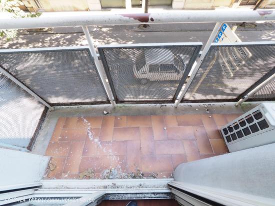 SE VENDE CASA ADOSADA EN MANLLEU - BARCELONA